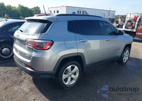 2019 Jeep Compass Latitude 4X4 from USA, damaged, VIN 3C4NJDBB1KT682739